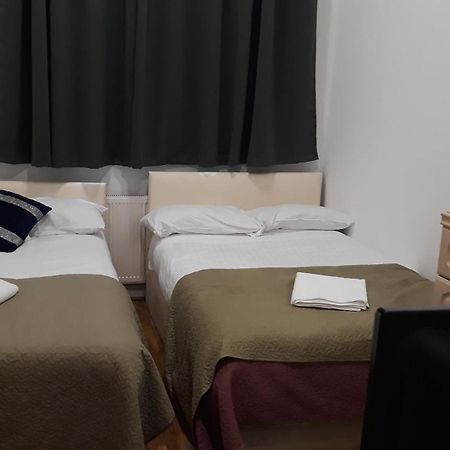 30 Willesden Lane Лондон Екстериор снимка