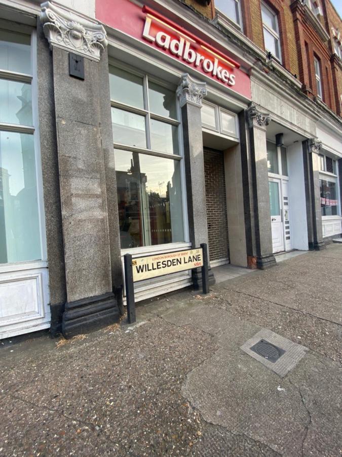 30 Willesden Lane Лондон Екстериор снимка