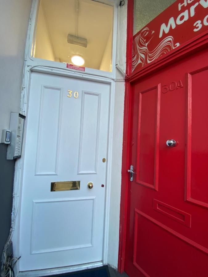 30 Willesden Lane Лондон Екстериор снимка