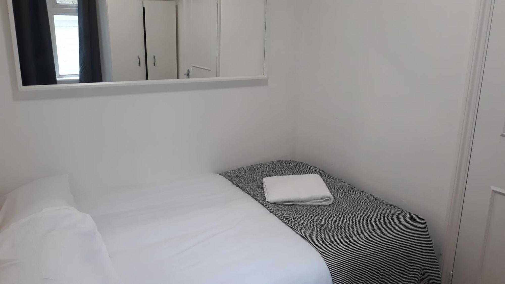 30 Willesden Lane Лондон Екстериор снимка